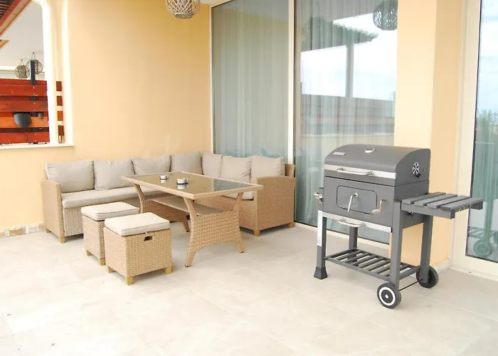 Coral Luxury Lozenets