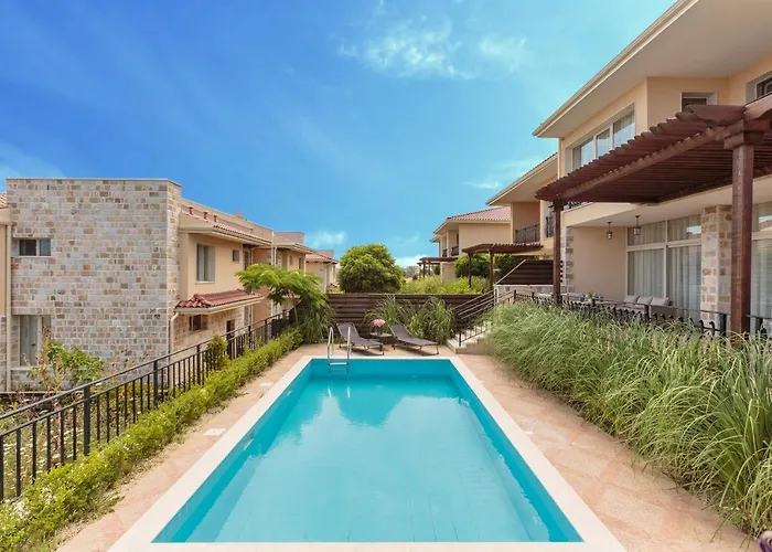 Coral Luxury * Lozenets