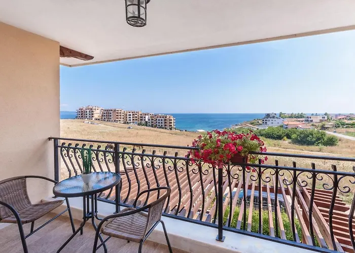 Coral Luxury * Lozenets