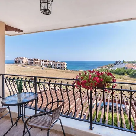 Coral Luxury * Lozenets